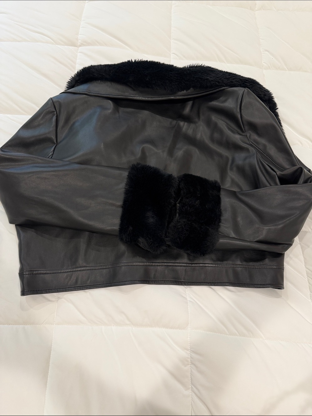 Forever 21 Black Faux Leather Cropped Jacket with Faux Fur Trim - Picture 4 of 4